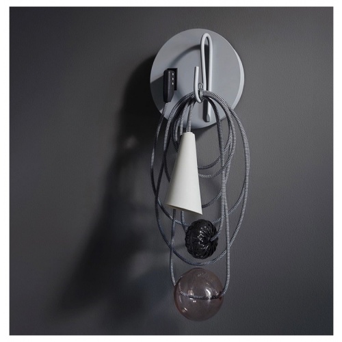 chaplins-foscarini-filo-wall-light