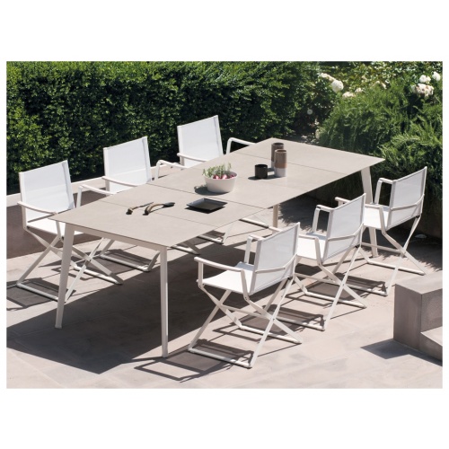 chaplins-emu-kira-lifestyle-6