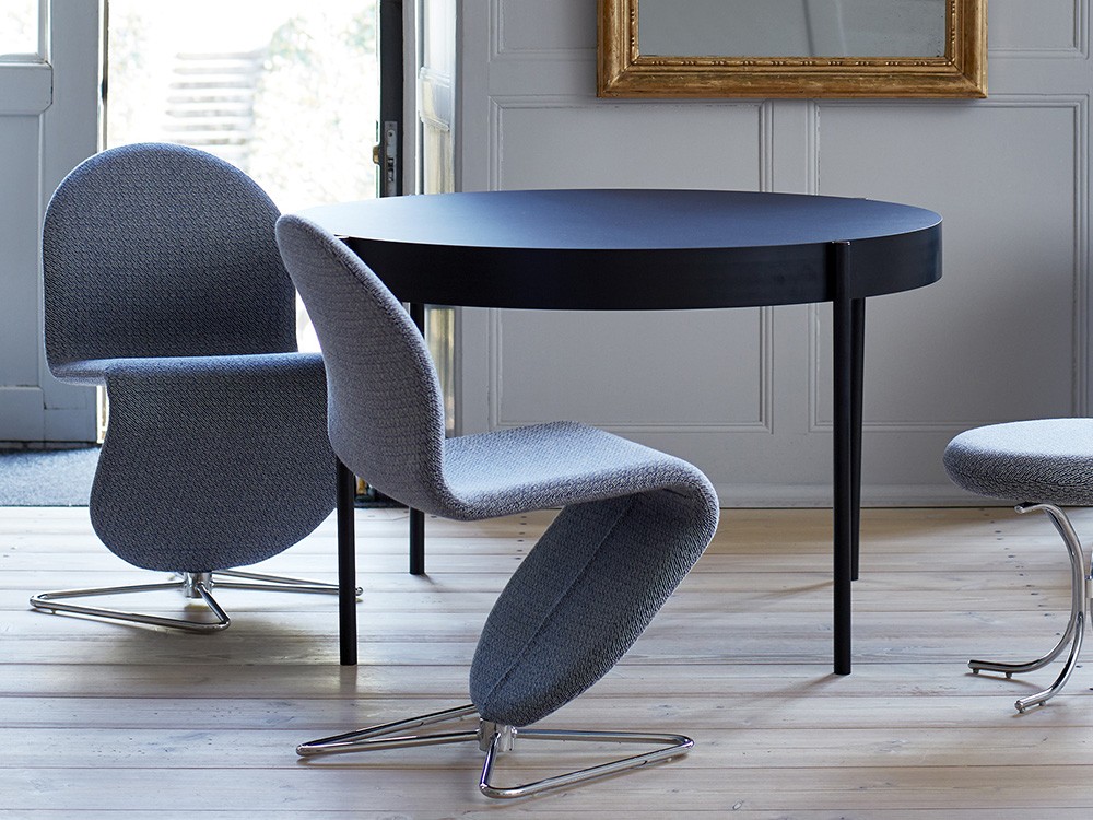 Series 430 Table – Black 6 Series 430 Table – Black 6