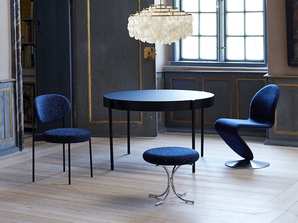 Series 430 Table – Black 8 Series 430 Table – Black 8