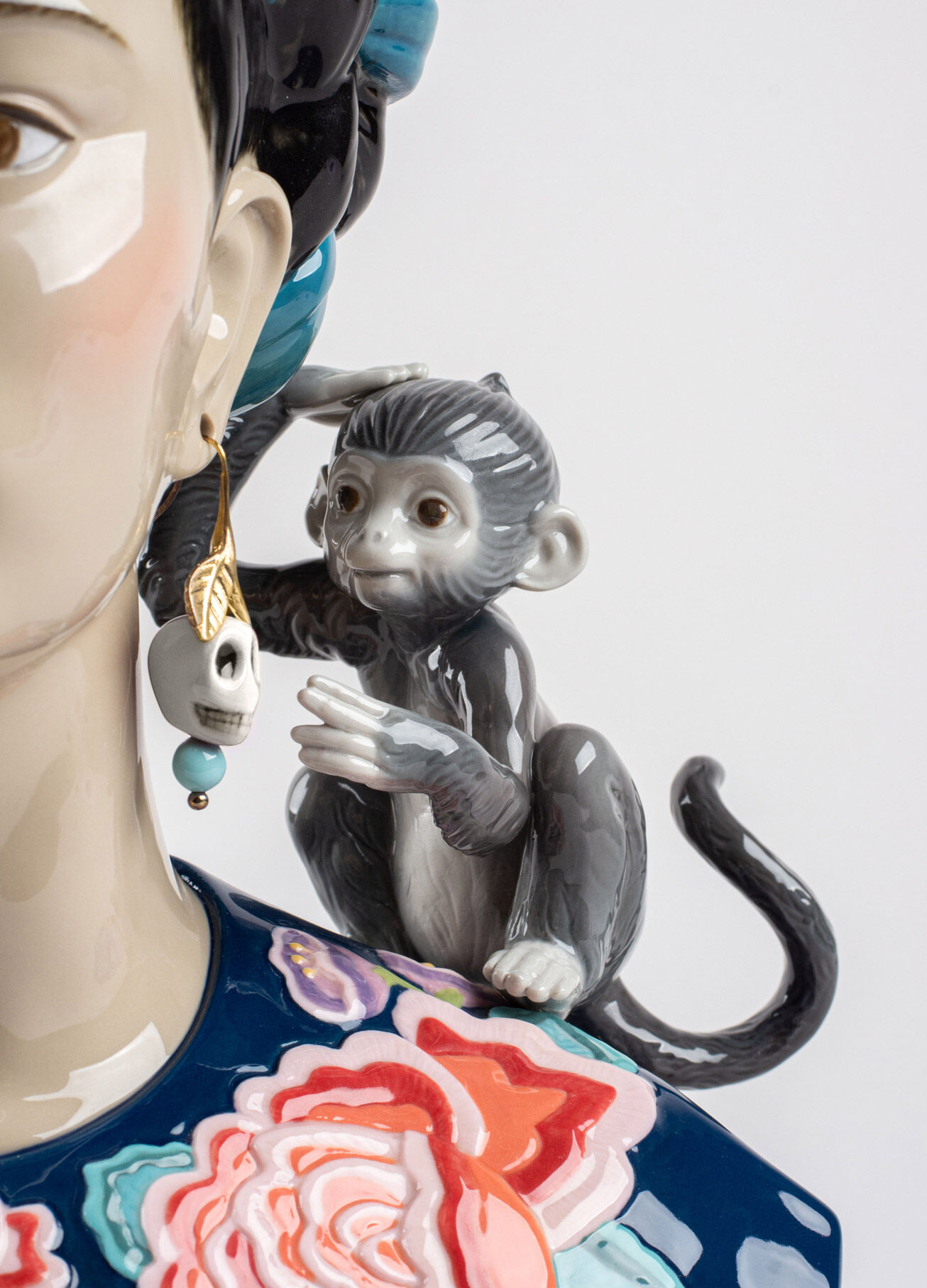 Frida Kahlo Figurine. Blue. Limited Edition 8 Frida Kahlo Figurine. Blue. Limited Edition 8