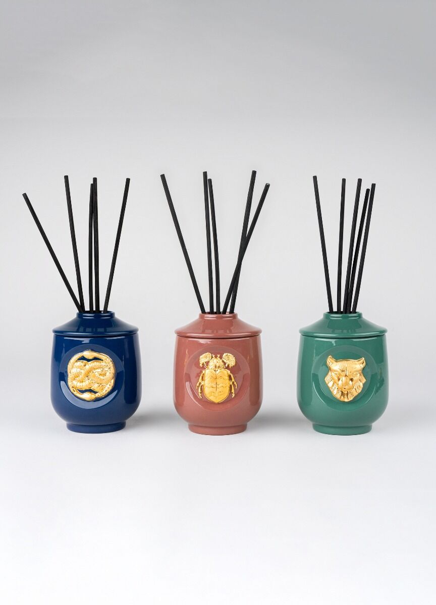 Scarab Perfume diffuser Luxurious animals. Moonlight Scent 8 Scarab Perfume diffuser Luxurious animals. Moonlight Scent 8