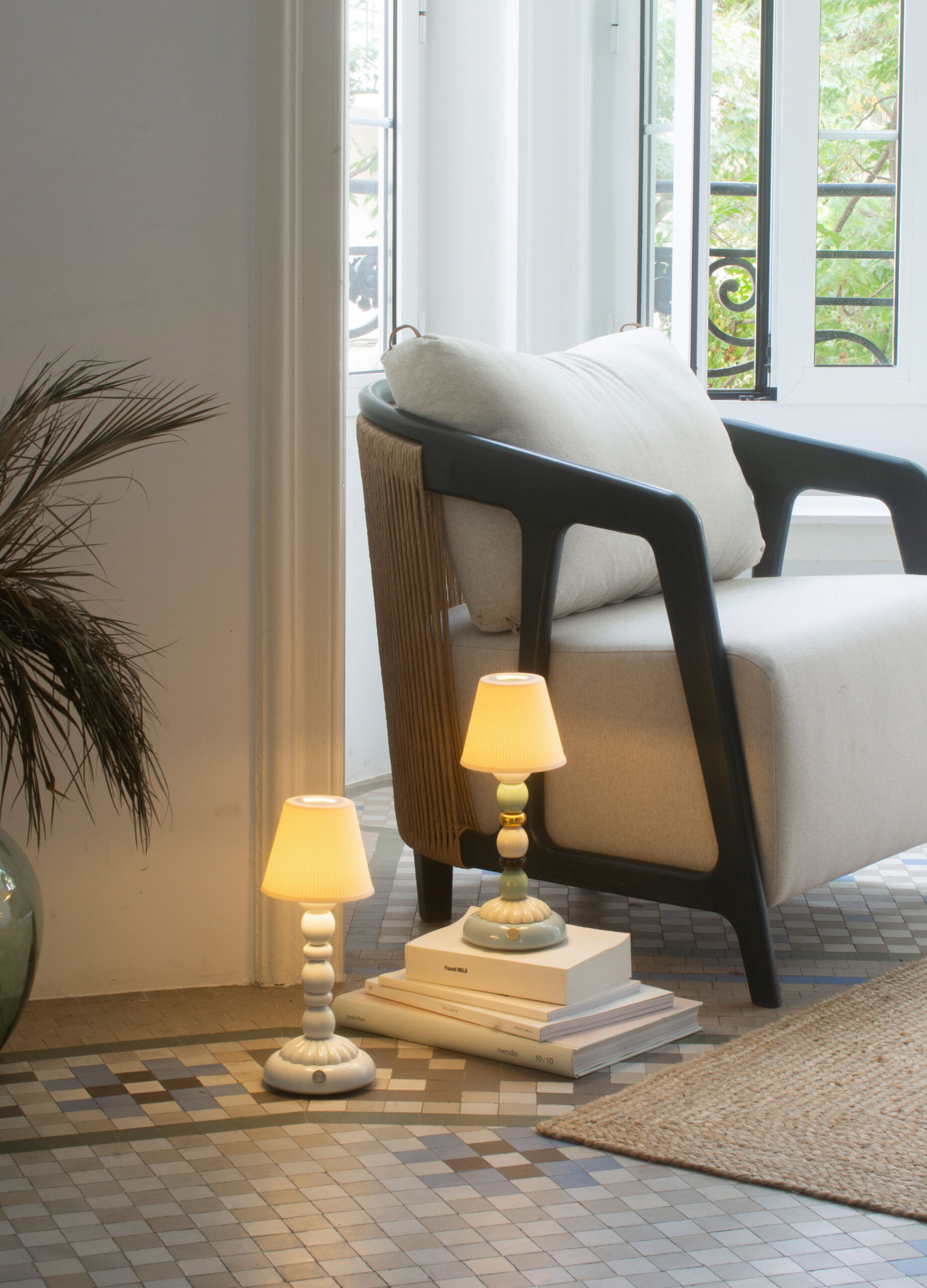 Palm Firefly Table Lamp. White 8 Palm Firefly Table Lamp. White 8