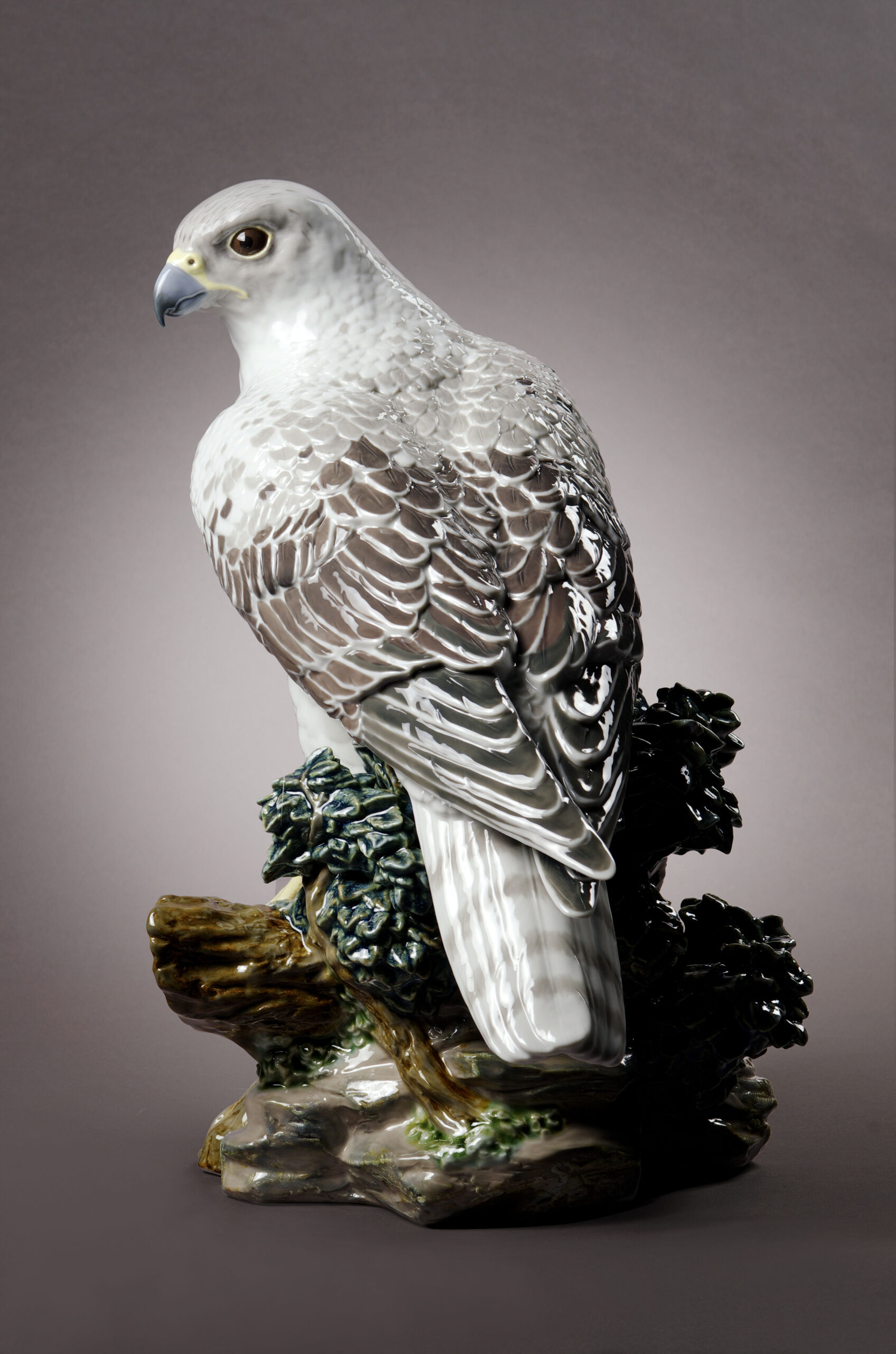 Gyrfalcon Sculpture. Limited Edition 7 Gyrfalcon Sculpture. Limited Edition 7