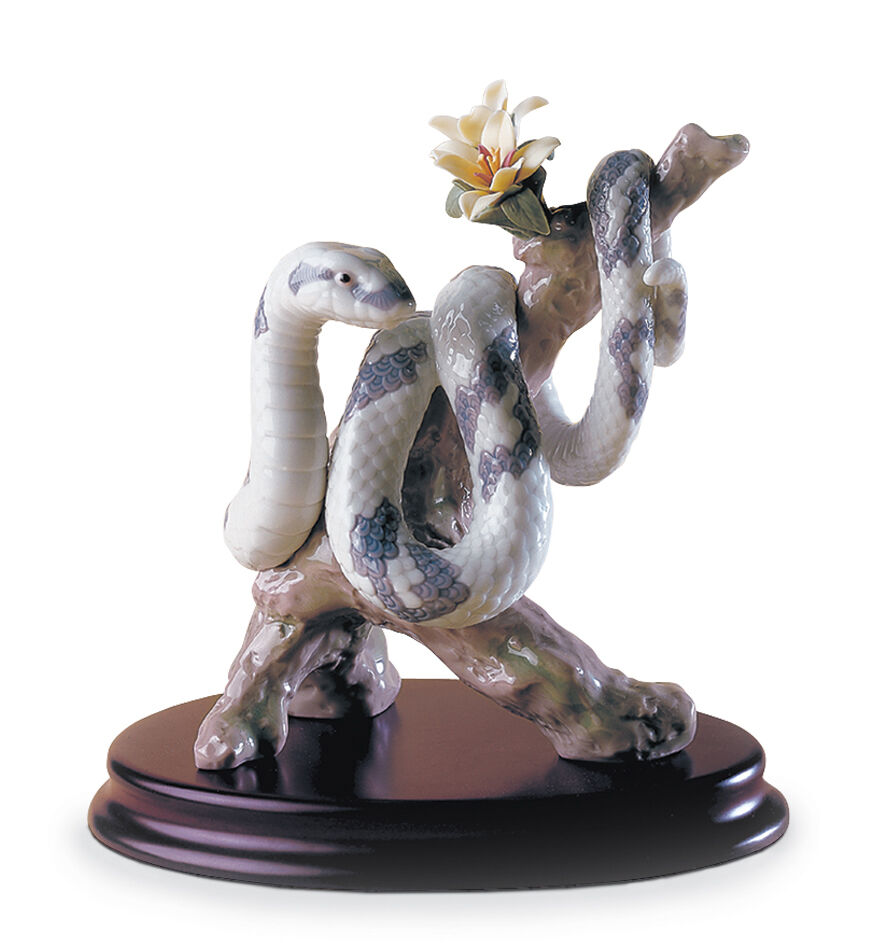The Snake Figurine 3 The Snake Figurine 3