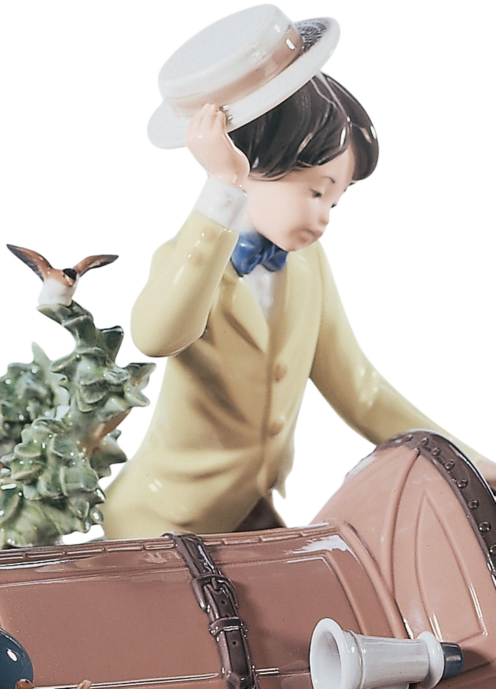 Young Couple with Car Sculpture. Limited Edition 7 Young Couple with Car Sculpture. Limited Edition 7