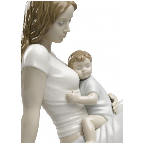 A mother’s love Figurine Type 445 5