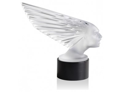 Victoire lighted sculpture