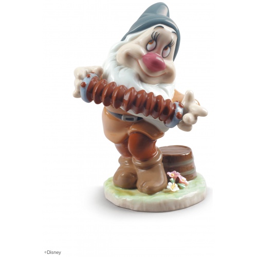 Bashful Snow White Dwarf Figurine 5