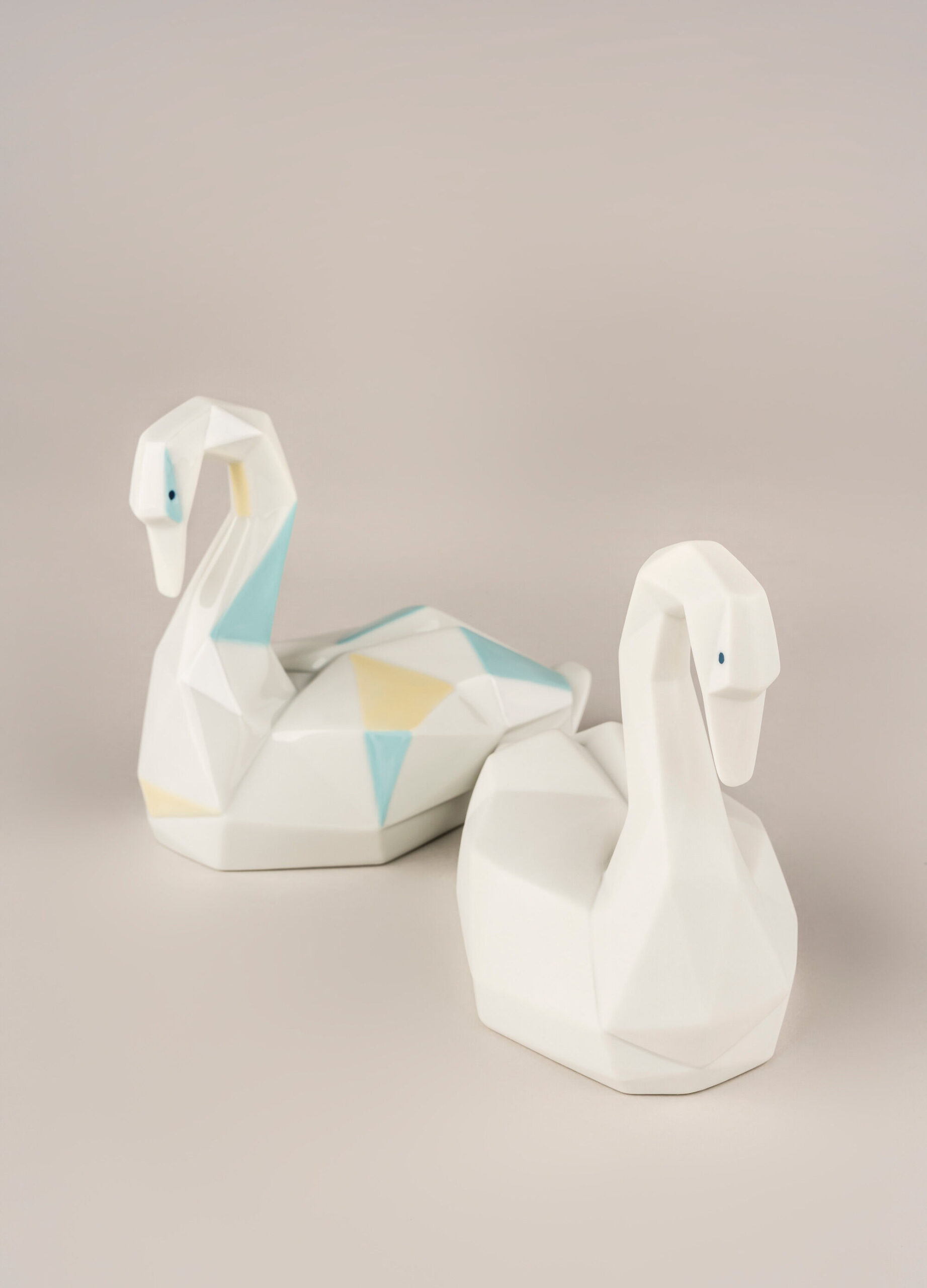 Swan Figurine. Matte White 6 Swan Figurine. Matte White 6
