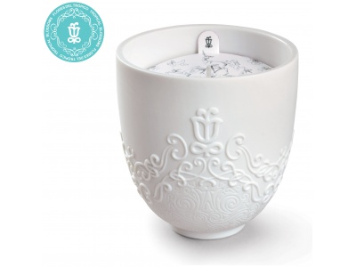 Volutes Candle. Tropical Blossoms Scent