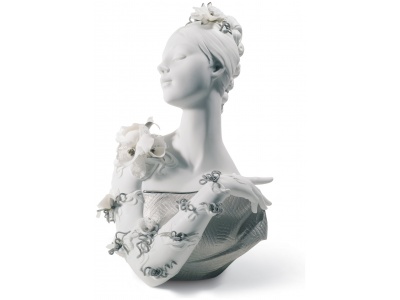 My Fair Lady Bust Figurine. Silver Lustre