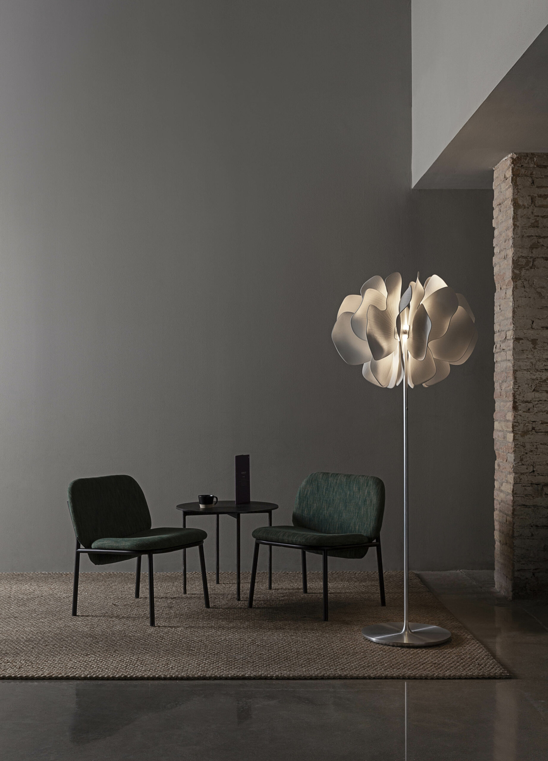 Nightbloom Floor Lamp. White. (UK) 8 Nightbloom Floor Lamp. White. (UK) 8