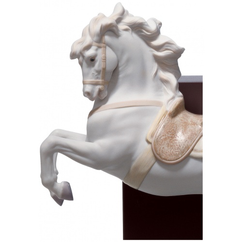 Horse on Pirouette Figurine 5