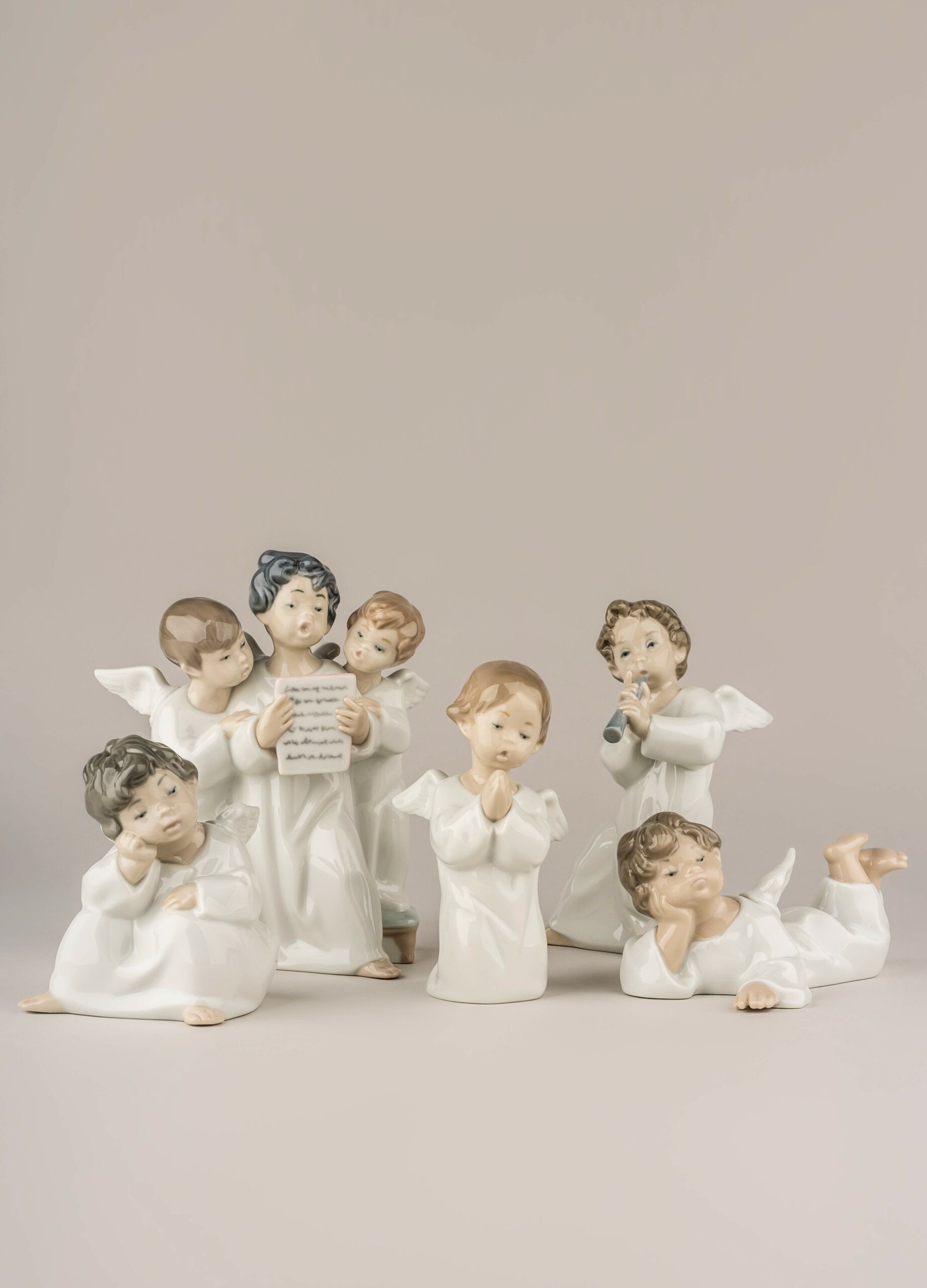 Angels’ Group Figurine 8 Angels’ Group Figurine 8