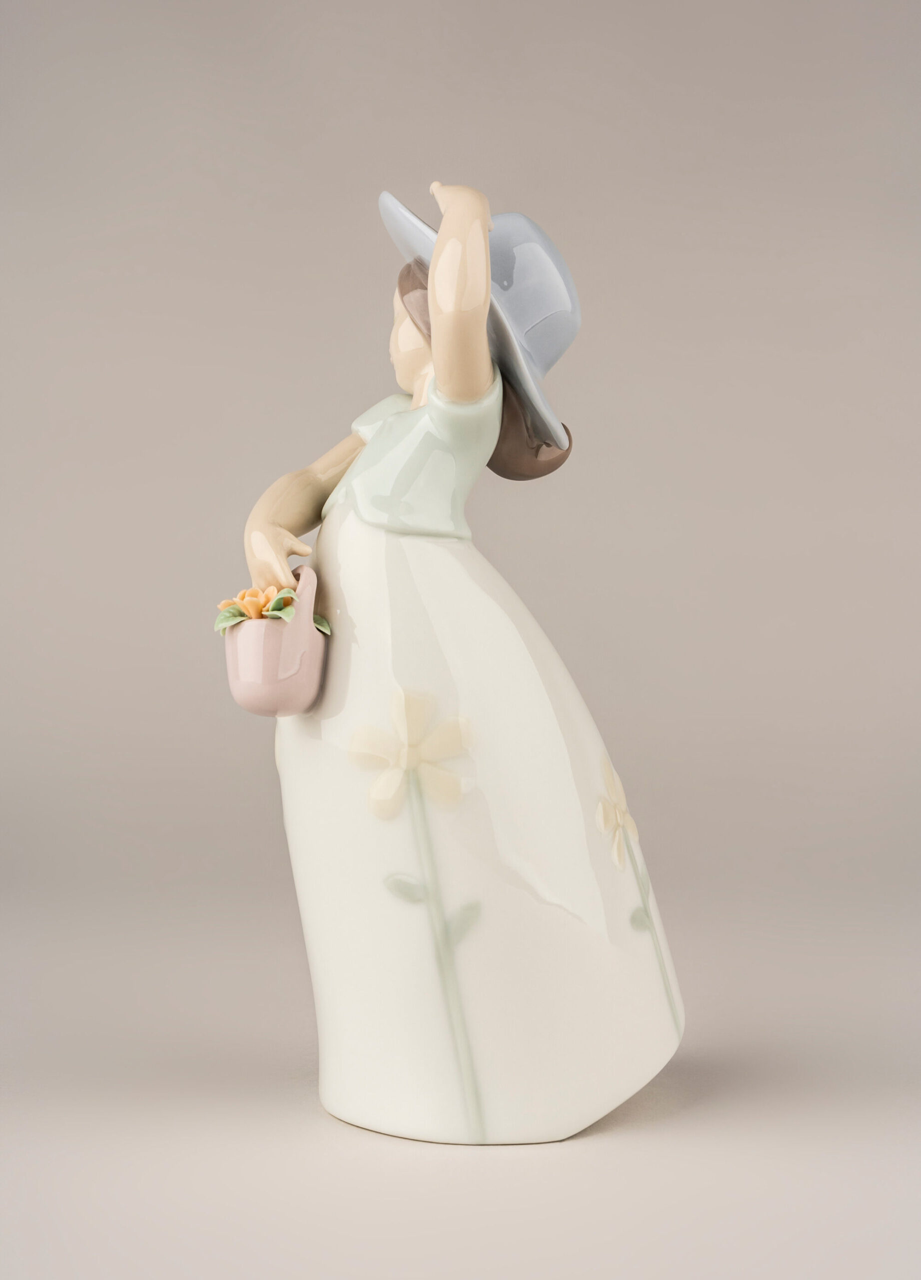 Little Daisy Girl Figurine 6 Little Daisy Girl Figurine 6