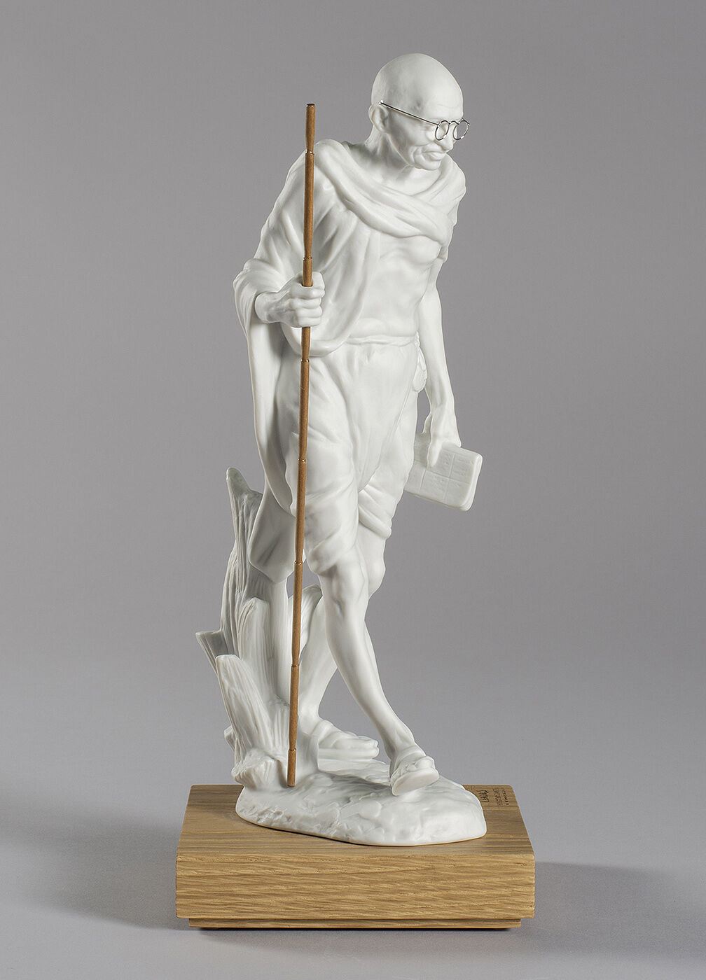 Mahatma Gandhi Figurine. White 7 Mahatma Gandhi Figurine. White 7