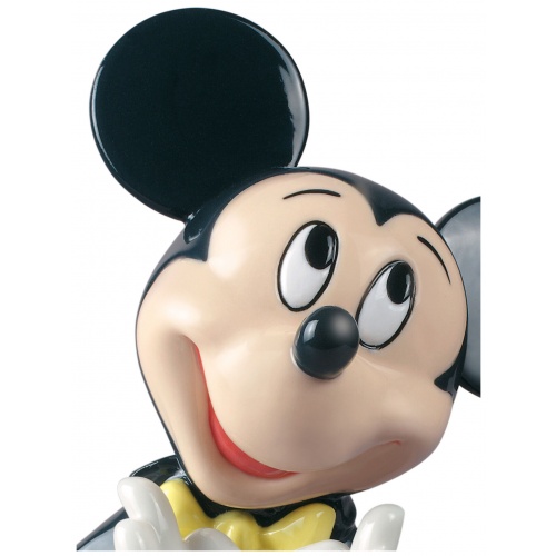 Mickey Mouse Figurine 7