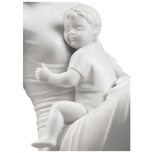 A mother’s love Figurine. Matte White 6