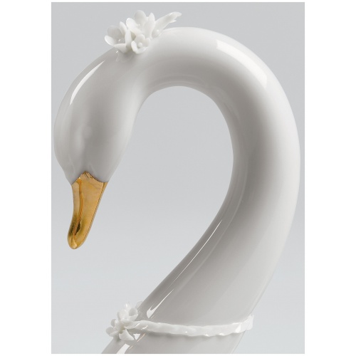 Endless Love Swans Figurine. Golden Luster 8