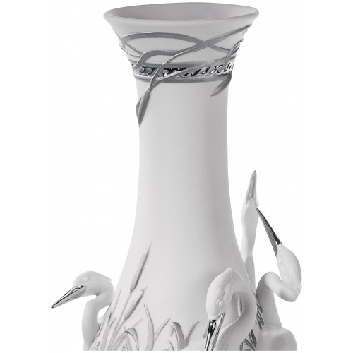 Herons’ Realm Vase. Silver Lustre 5