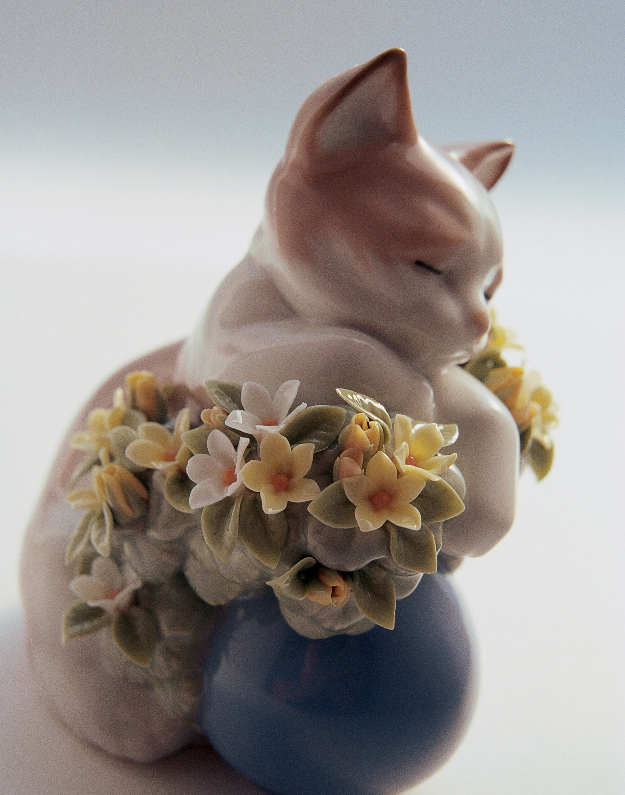 Dreamy Kitten Cat Figurine 5 Dreamy Kitten Cat Figurine 5