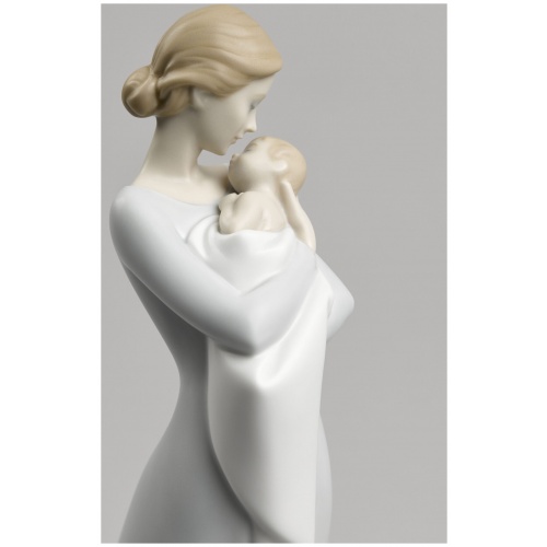 A Mother’s Embrace Figurine 7