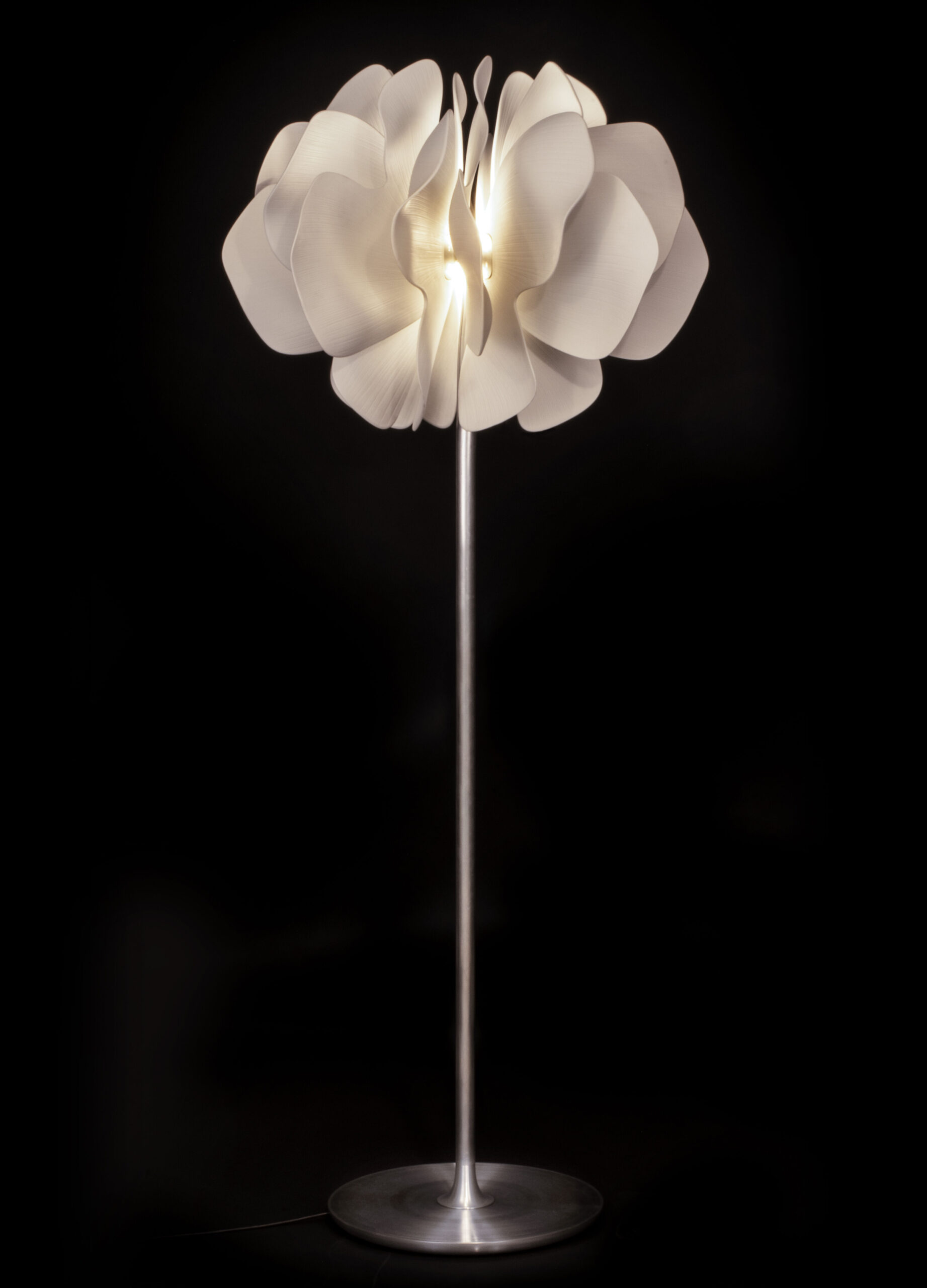 Nightbloom Floor Lamp. White. (UK) 5 Nightbloom Floor Lamp. White. (UK) 5
