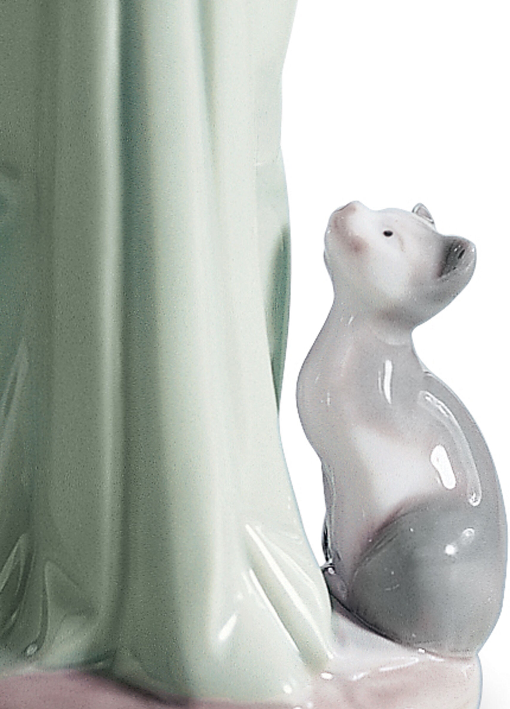 Don’t Forget Me Girl Figurine 5 Don’t Forget Me Girl Figurine 5