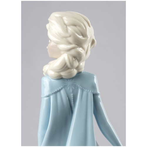 Elsa Figurine 8