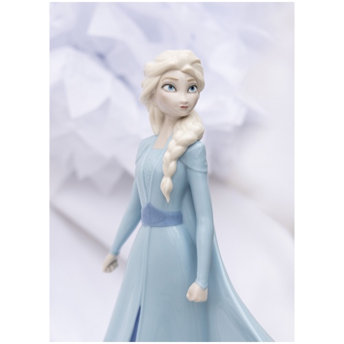 Elsa Figurine 5