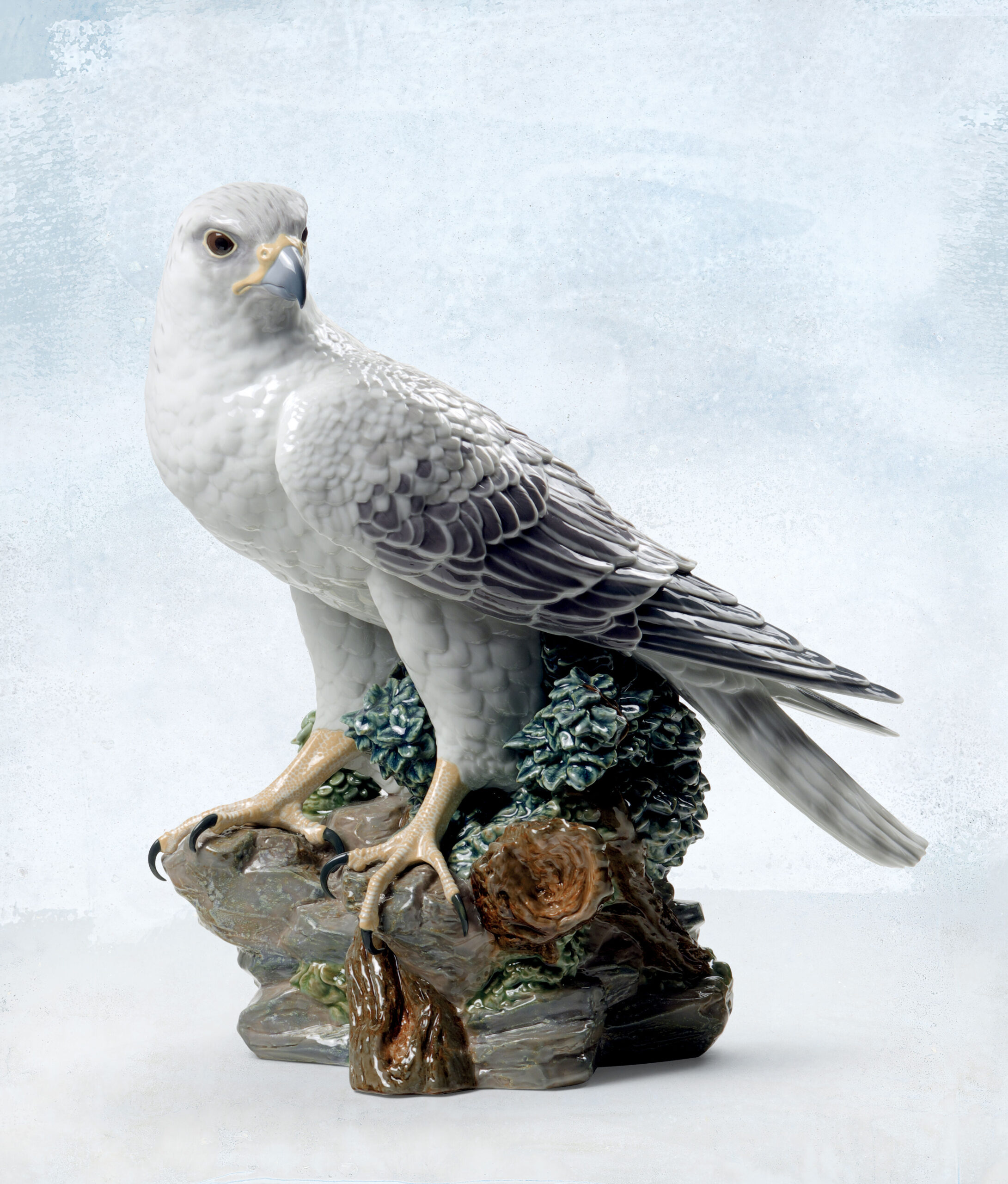 Gyrfalcon Sculpture. Limited Edition 8 Gyrfalcon Sculpture. Limited Edition 8