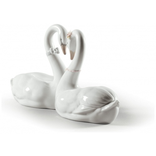 Endless Love Swans Figurine 5