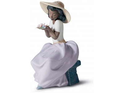 Sweet Fragrance Girl Figurine