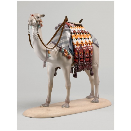 Camel Figurine Gloss. Limited Edition 8