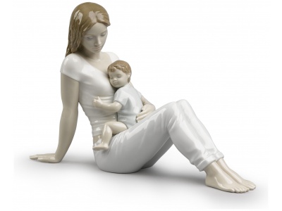 A mother’s love Figurine Type 445