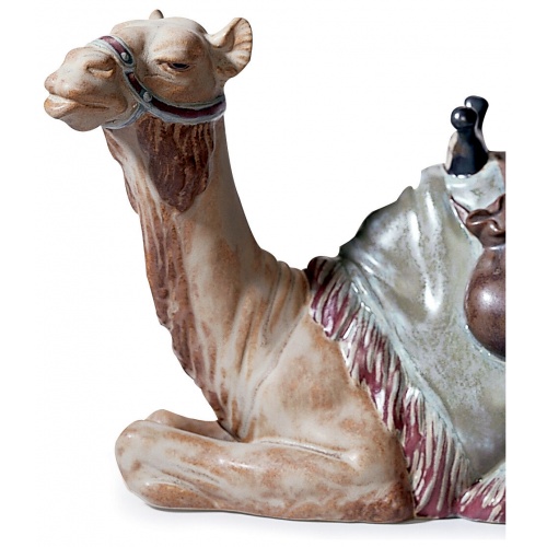 Camel Figurine Matte 5