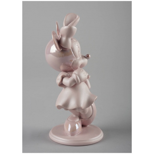 Minnie Mouse Figurine. Pink 8