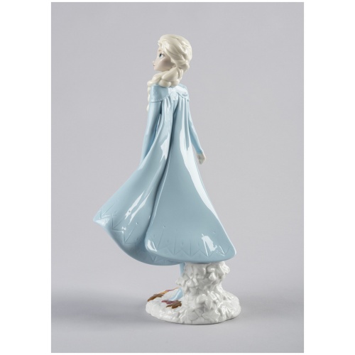 Elsa Figurine 9