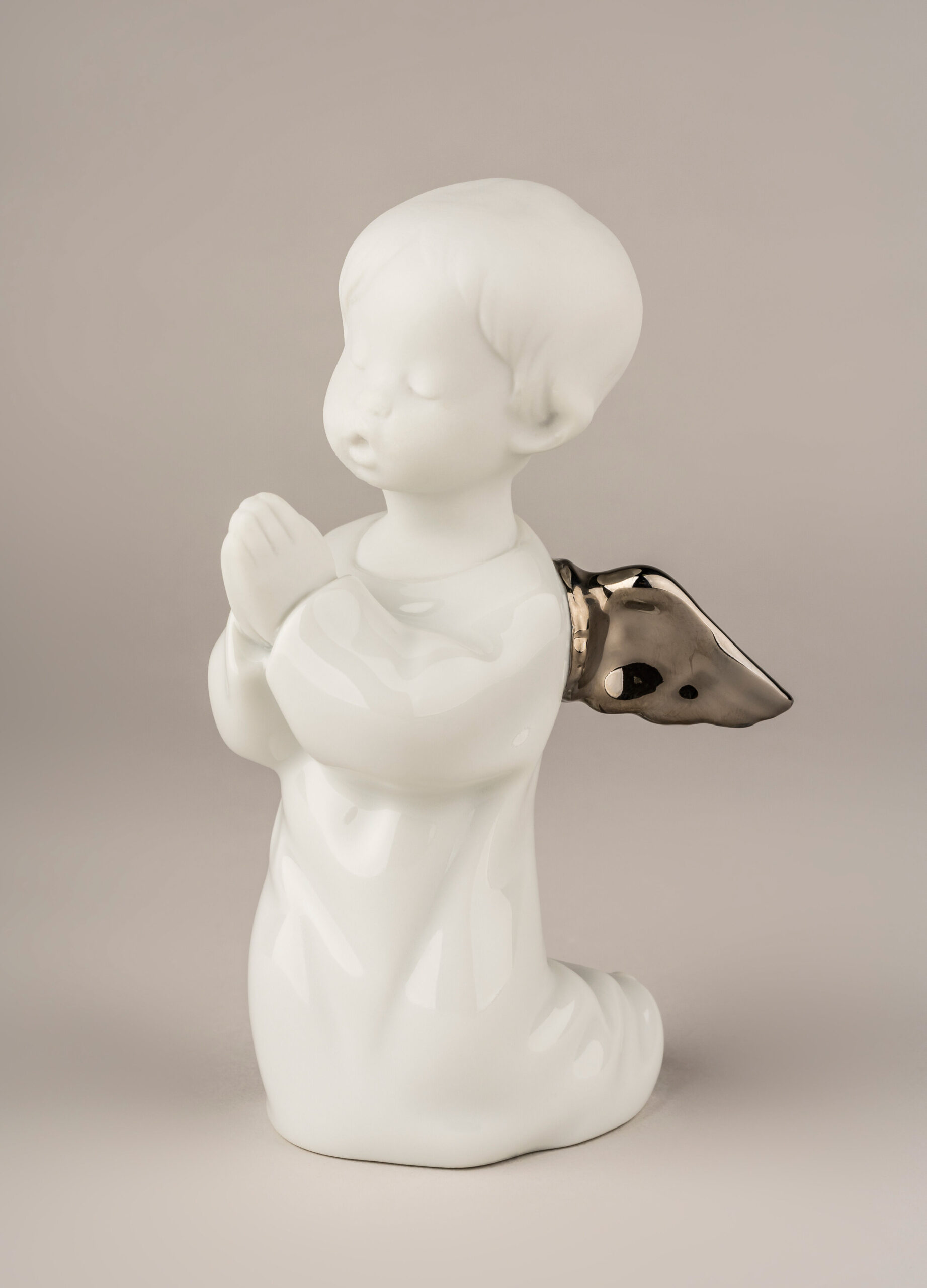 Angel Praying Angel Figurine. Silver Lustre 5 Angel Praying Angel Figurine. Silver Lustre 5