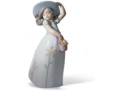 Little Daisy Girl Figurine