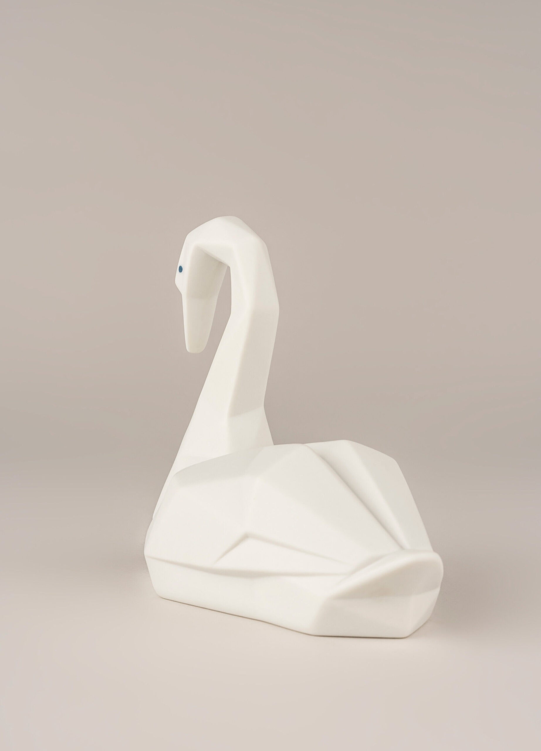 Swan Figurine. Matte White 7 Swan Figurine. Matte White 7