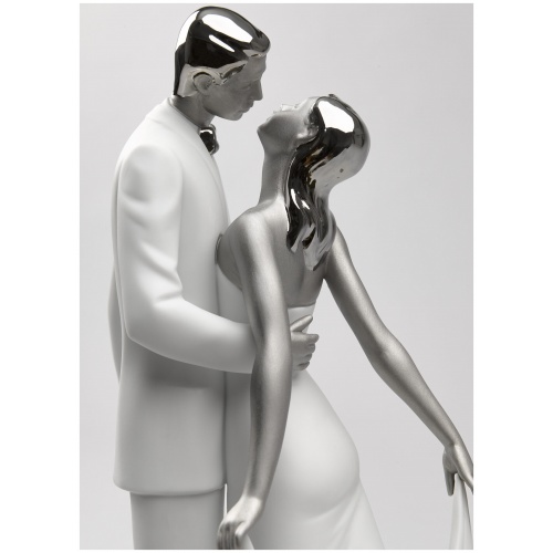 Happy Anniversary Couple Figurine. Silver Lustre 9