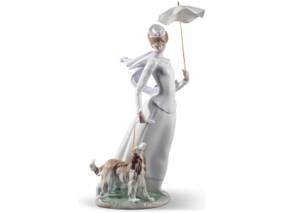 Lady with Shawl Figurine