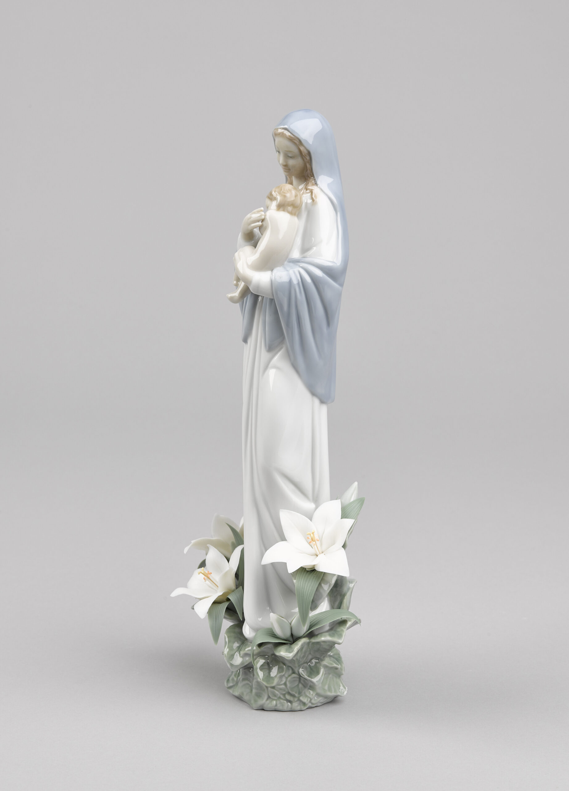 Madonna of The Flowers Figurine 9 Madonna of The Flowers Figurine 9