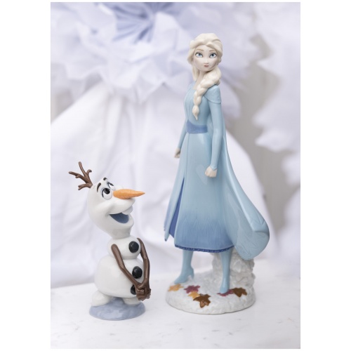Elsa Figurine 7