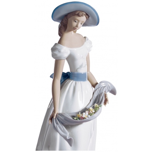 Fragances and Colors Woman Figurine 6