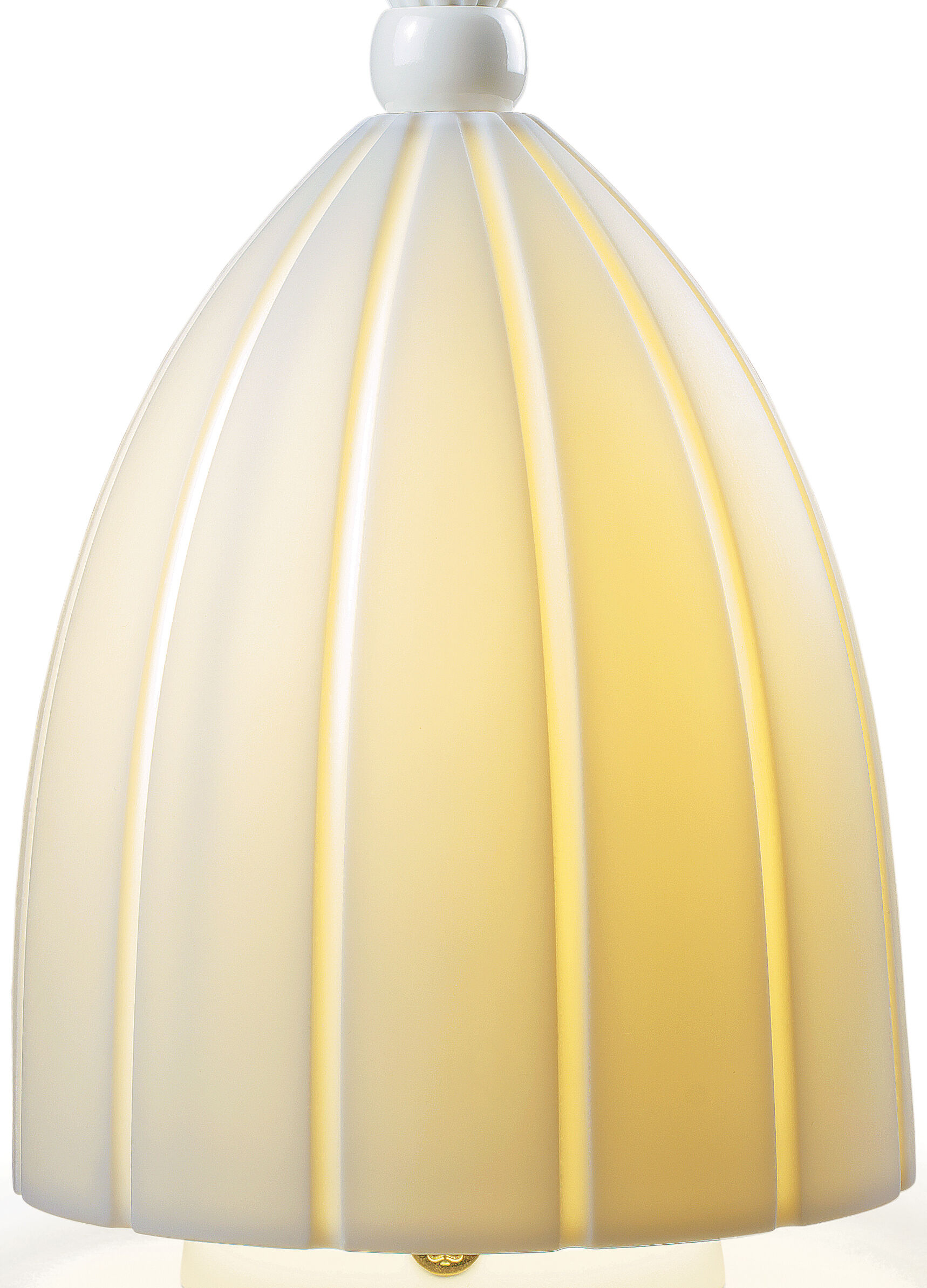 Mademoiselle Daniela Lamp (UK) 5 Mademoiselle Daniela Lamp (UK) 5