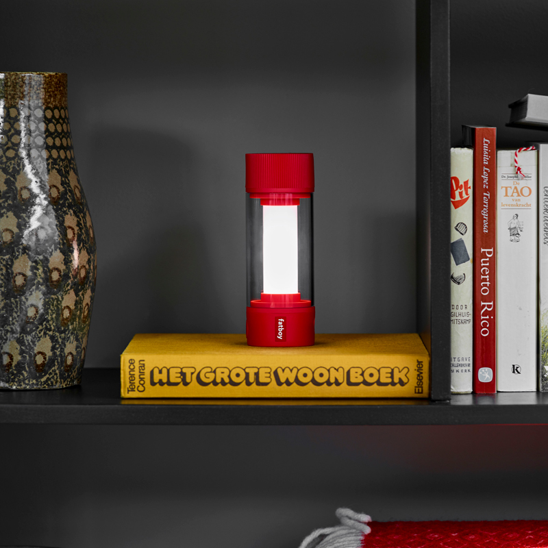 Tjoepke Table lamp Geranium red 10 Tjoepke Table lamp Geranium red 10